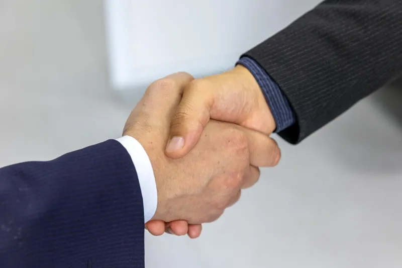 Handshakes, Hospitality, and Hierarchy: A Field Guide to Pakistani Business Culture for American Professionals